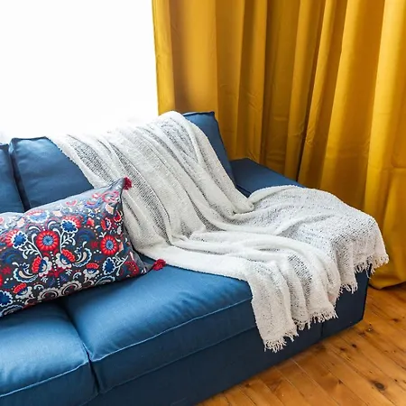Colorful Flat With Excellent Location Near Trendy Attractions In Kadikoy Daire