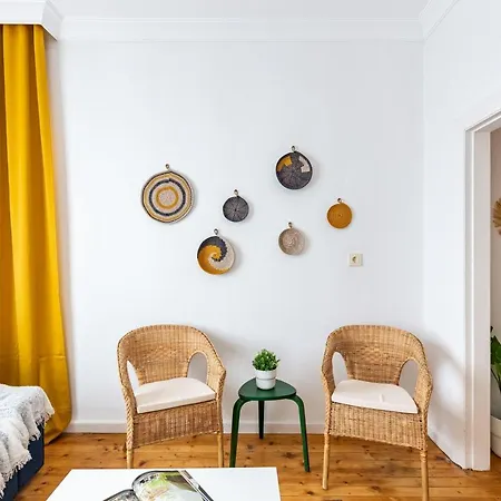 Colorful Flat With Excellent Location Near Trendy Attractions In Kadikoy