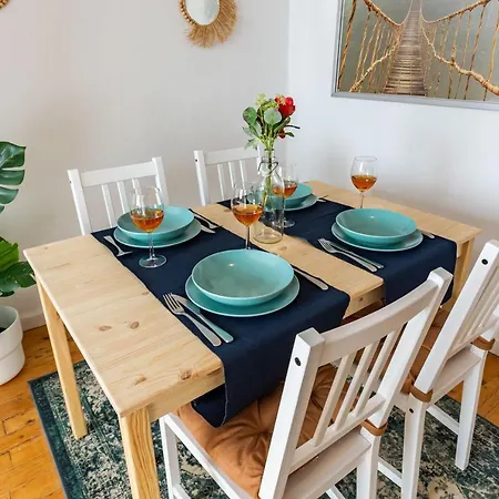 Colorful Flat With Excellent Location Near Trendy Attractions In Kadikoy Daire İstanbul