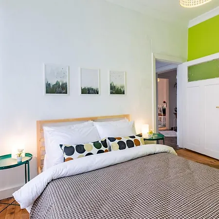 Colorful Flat With Excellent Location Near Trendy Attractions In Kadikoy Daire İstanbul