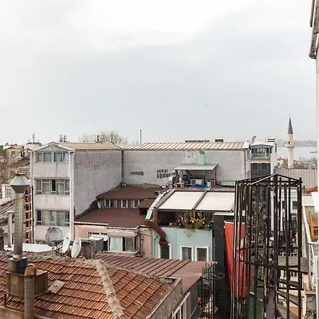 Colorful Flat With Excellent Location Near Trendy Attractions In Kadikoy İstanbul