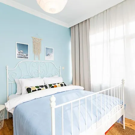 Daire Colorful Flat With Excellent Location Near Trendy Attractions In Kadikoy *