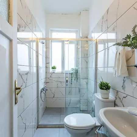 Daire Colorful Flat With Excellent Location Near Trendy Attractions In Kadikoy